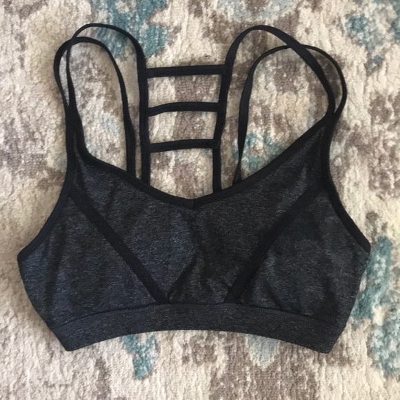 Forever 21 Other - 🍍4/$25 SALE🍍Forever 21 strappy sports bra